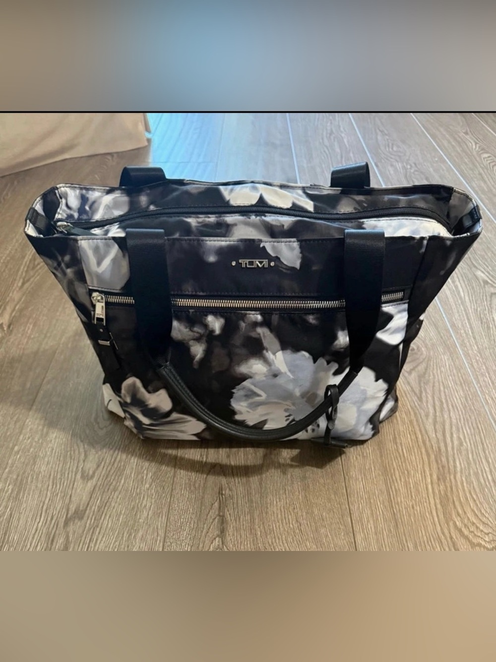 Authentic Tumi Voyageur Maureen Tote